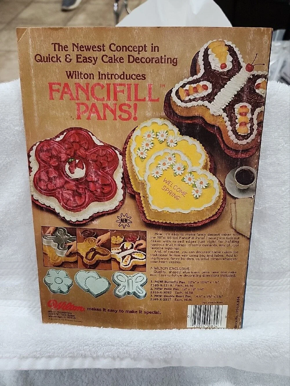 Vintage 1980 Wilton Yearbook of Cake Decorating